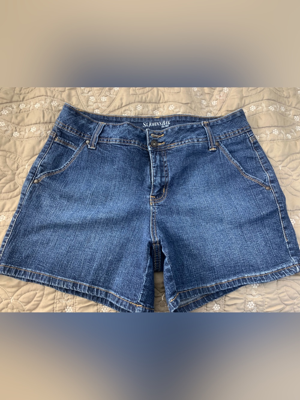 St. John's Bay Women's Denim Jean Shorts in Medium Blue Wash